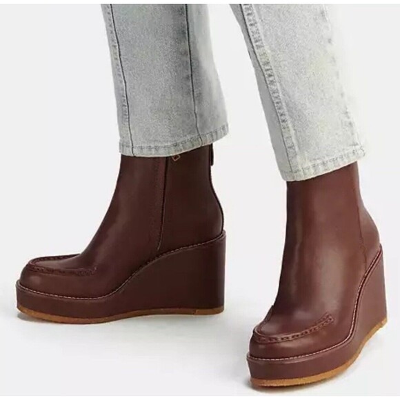 Coach Leather Brady Bootie In Walnut Brown Sz 8.5 New - Picture 1 of 11